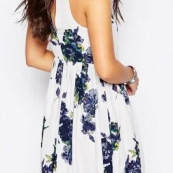 Free People Women's Mini White Floral Dress with Pockets /Keyhole /Pleated - Picture 8 of 12